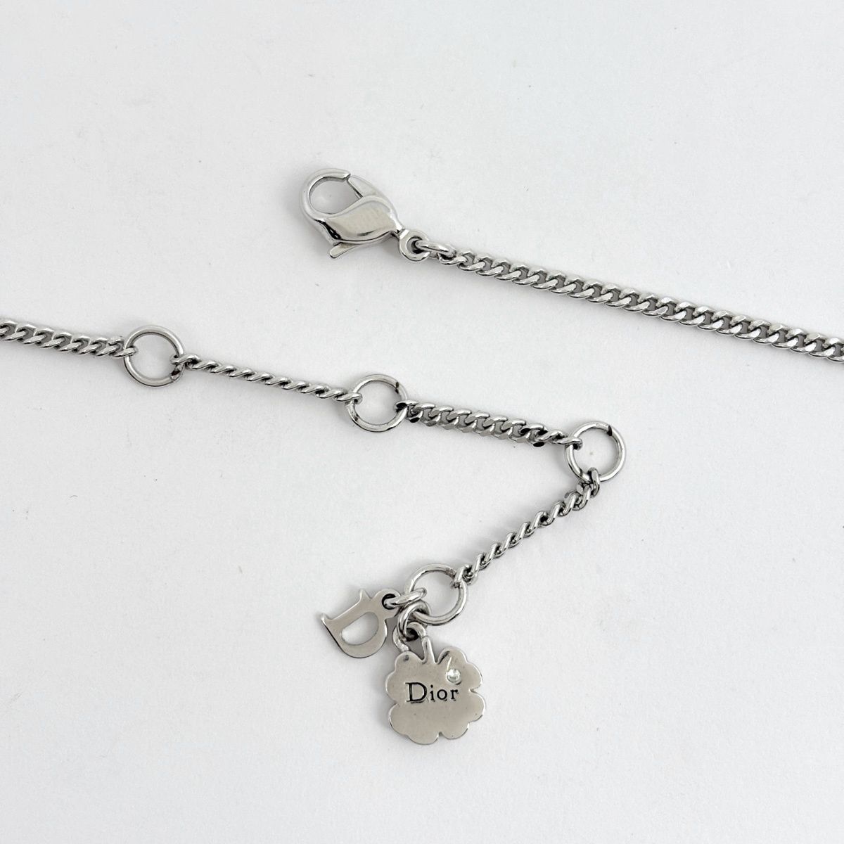 クリスチャンディオール Christian Dior ロゴ ラインストーン ネックレス クローバー シルバーメッキ シルバー レディース 【中古】 クリスチャンディオール Christian Dior ロゴ ラインストーン ネックレス クローバー シルバーメッキ シルバー レディース 【中古】