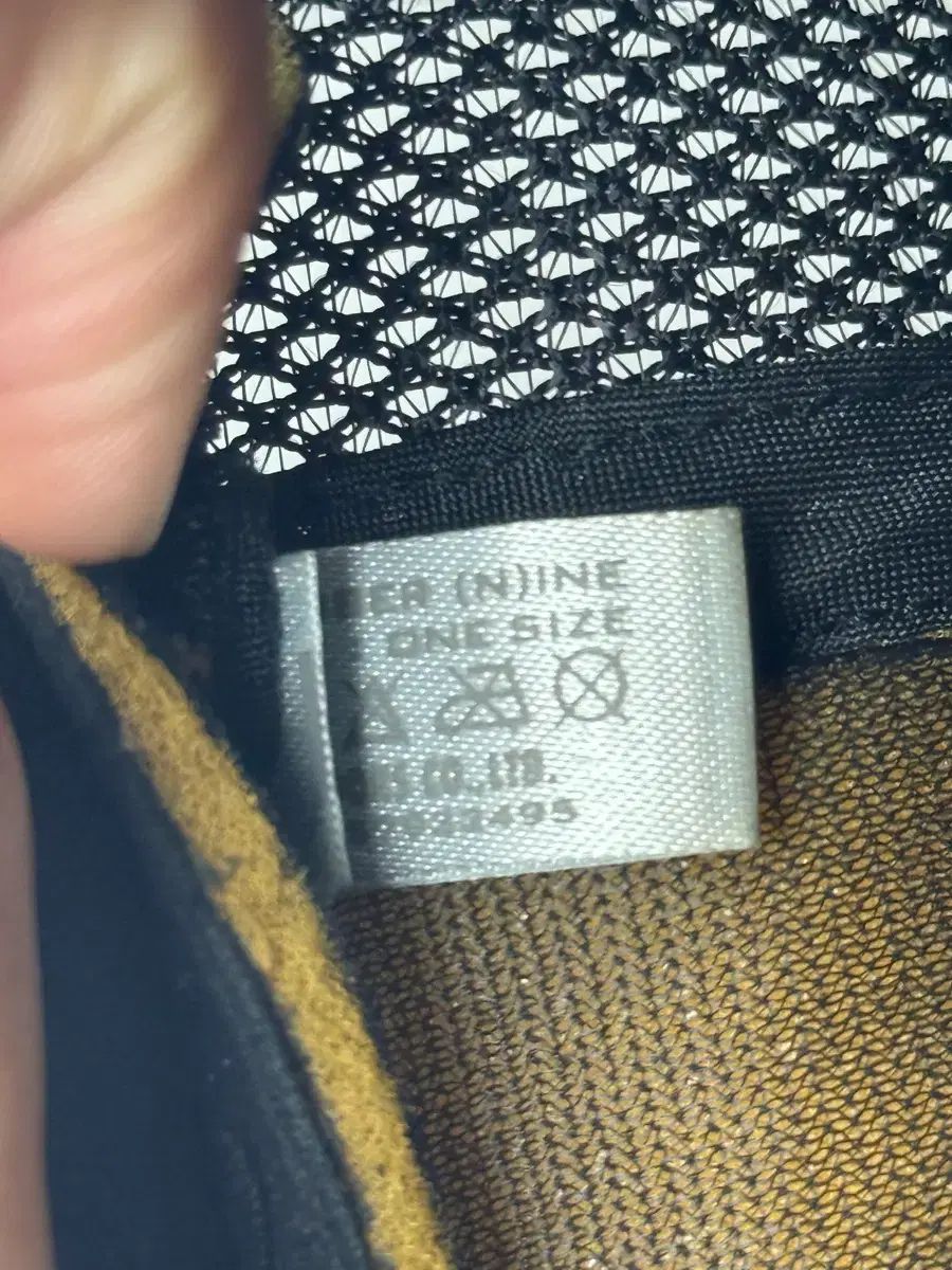 タカヒロ ミヤシタ i<3 NUMBER(N)INE(ナンバーナイン) gotham メッシュキャップ ベースボールキャップ 帽子