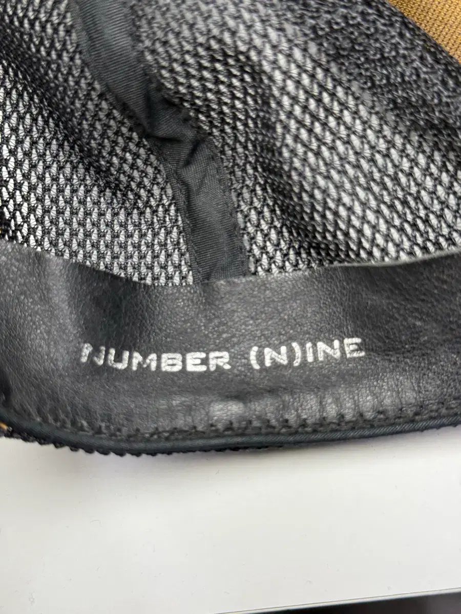 タカヒロ ミヤシタ i<3 NUMBER(N)INE(ナンバーナイン) gotham メッシュキャップ ベースボールキャップ 帽子