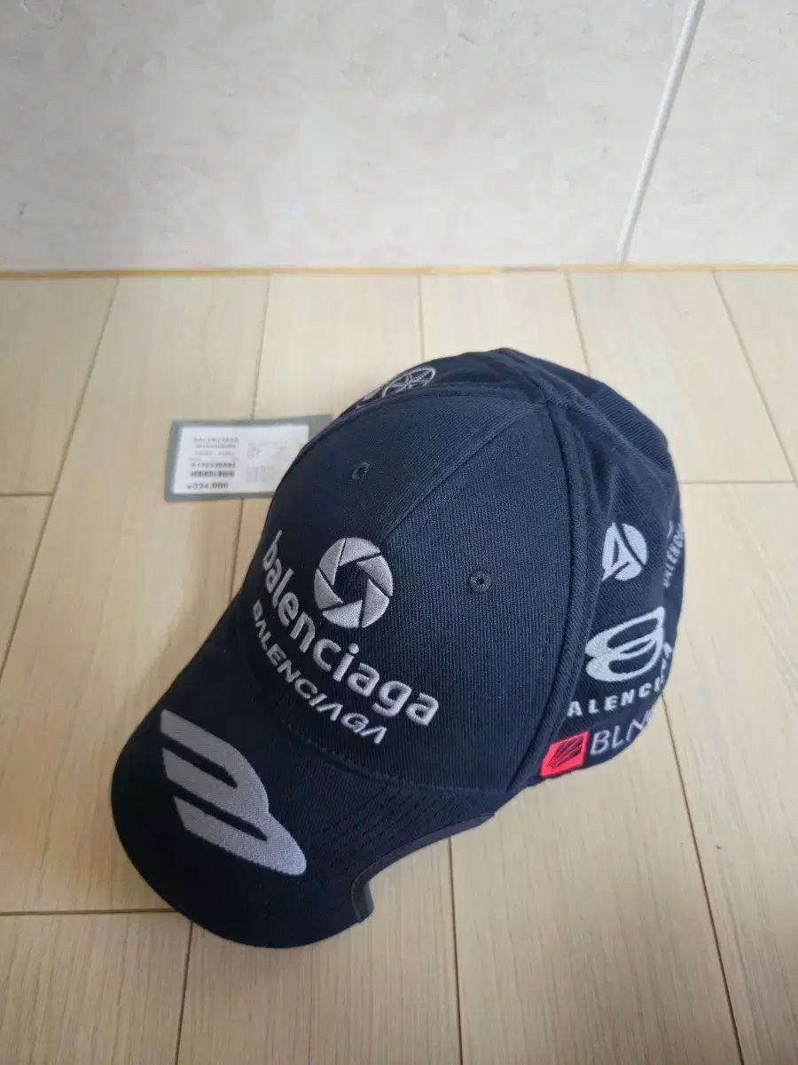 バレンシアガ トップス リーグ キャップ L