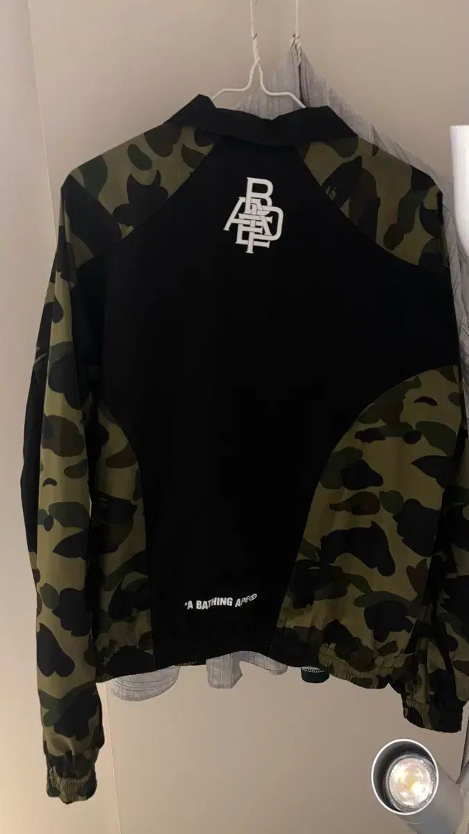 A BATHING APE アベイシングエイプ ウィンドブレーカー カモフラ ジップアップ ジャケット S A BATHING APE アベイシングエイプ ウィンドブレーカー カモフラ ジップアップ ジャケット S