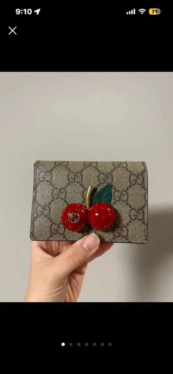 グッチ GG シュプリーム さくらんぼ 二つ折り財布