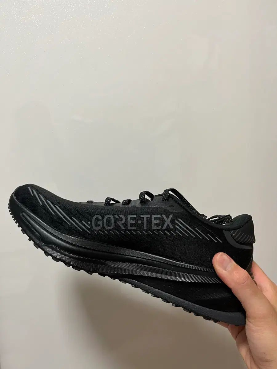 adidas アディダス SUPERNOVA スーパーノヴァ RIIZE（ライズ） GORE-TEX ゴアテックス BLACK ブラック 255