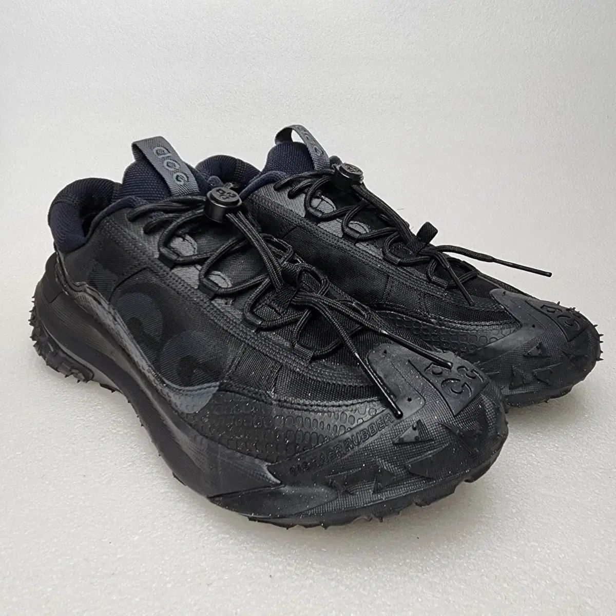 ナイキ ACG マウンテン フライ 2 ロー メンズ トレッキングシューズ (260mm)