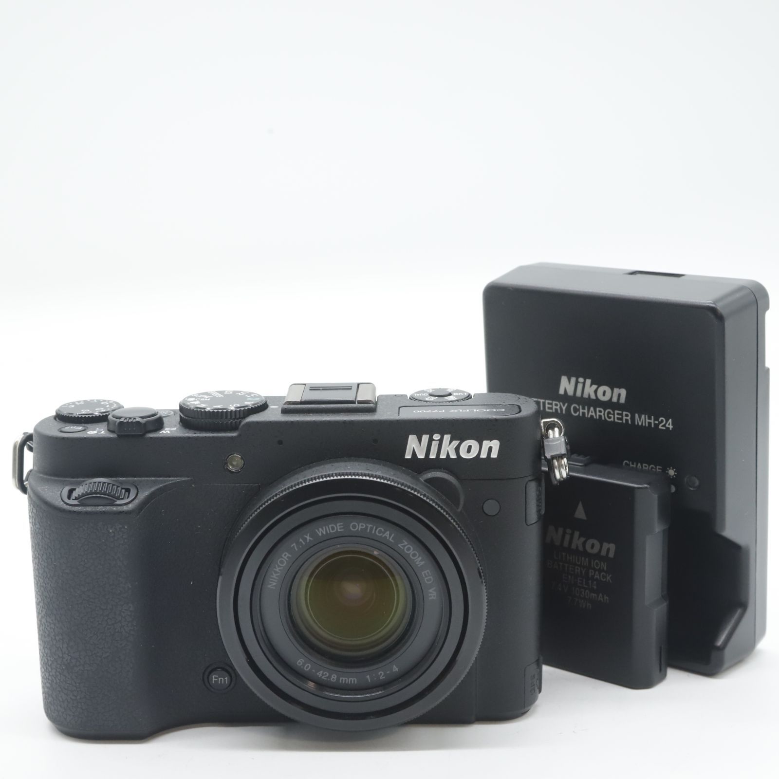 ■ほぼ新品■ Nikon Nikon デジタルカメラ COOLPIX P7700 大口径レンズ バリアングル液晶 ブラック P7700BK