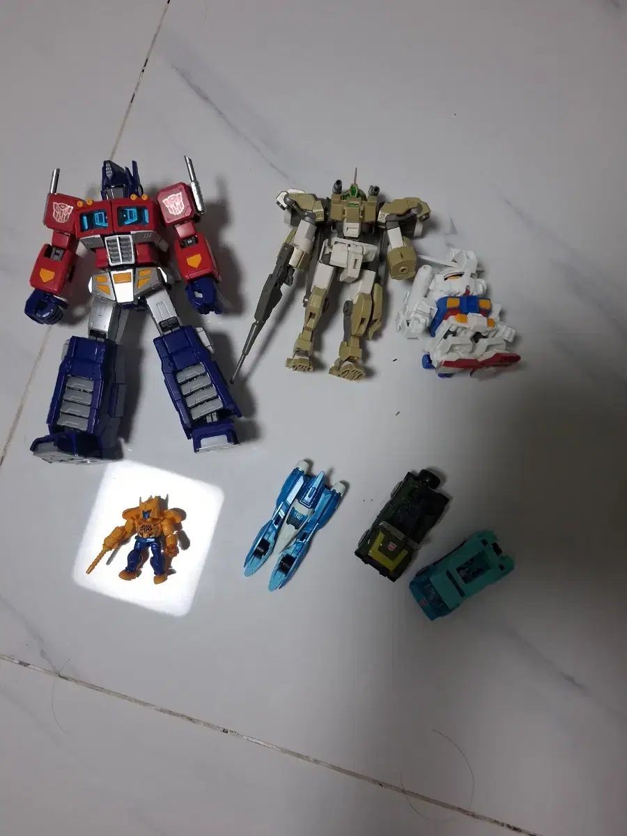 ブロッキー トランスフォーマー アクションエディション オプティマスプライム 外 多数 ロボット フィギュア