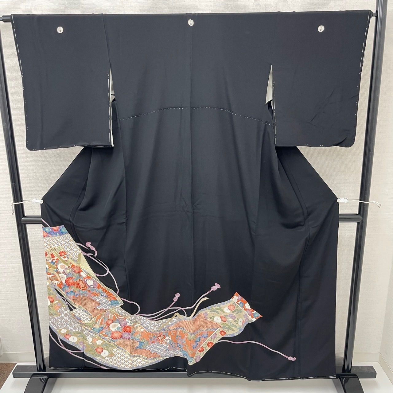 黒留袖 金駒刺繍 友禅 素敵なデザイン 五つ紋 正絹 着物 MK-399 - メルカリ