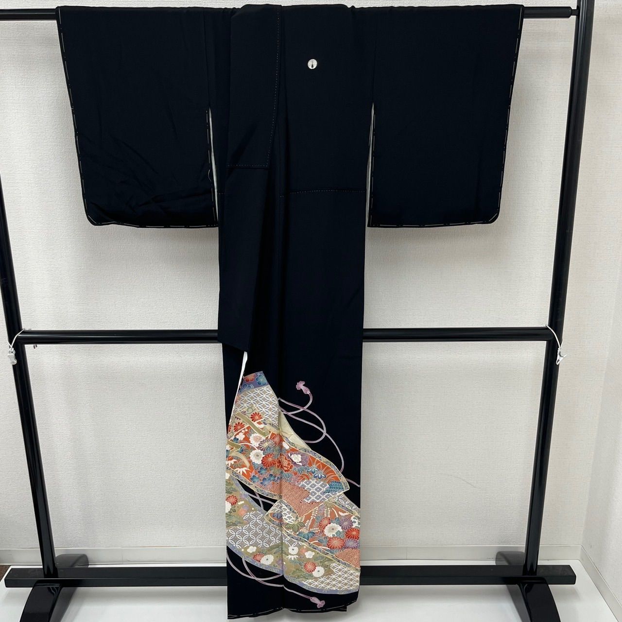 黒留袖 金駒刺繍 友禅 素敵なデザイン 五つ紋 正絹 着物 MK-399 - メルカリ