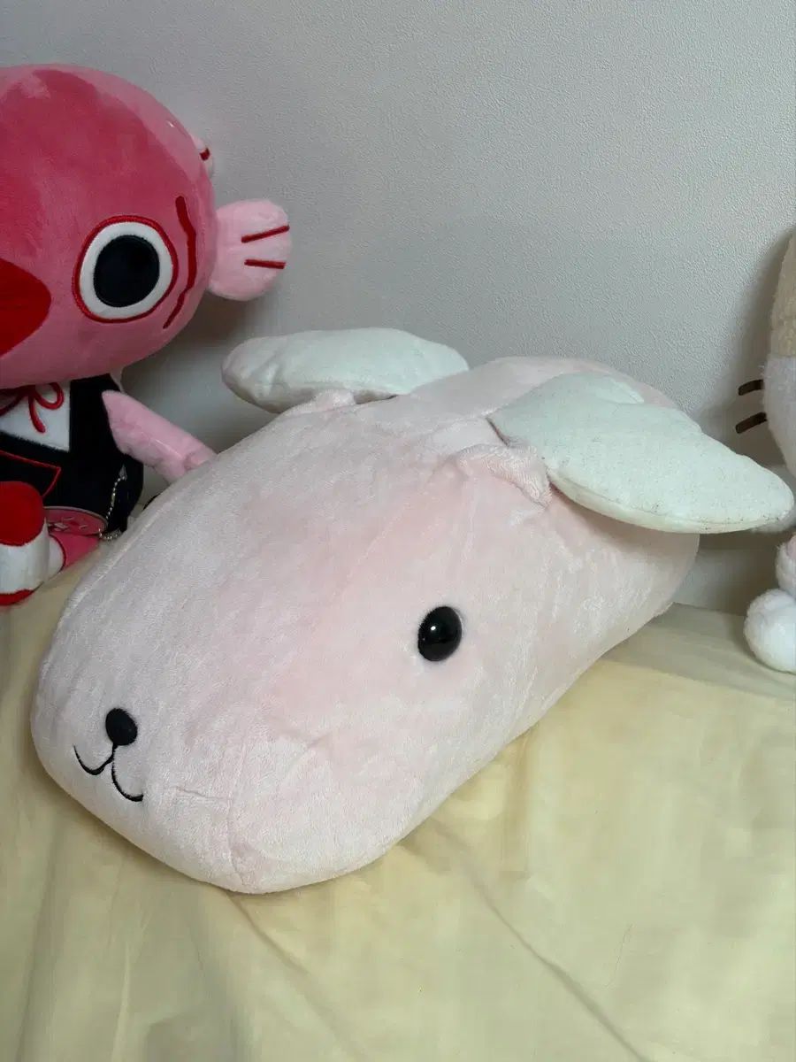 ピンクフリル付き天使カピバラさん