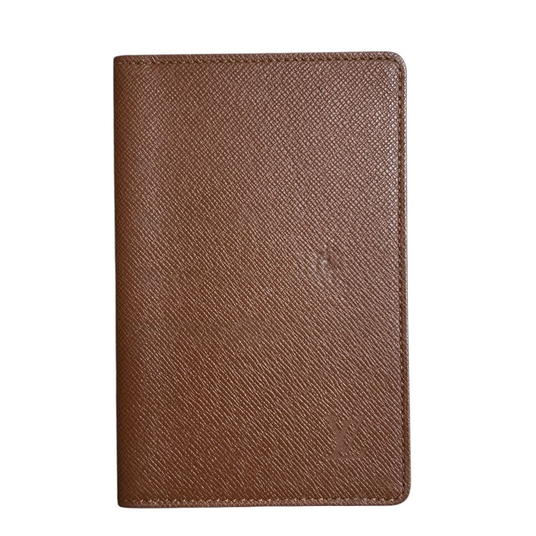 ルイヴィトン 財布 Taiga Leather Card Case Brown