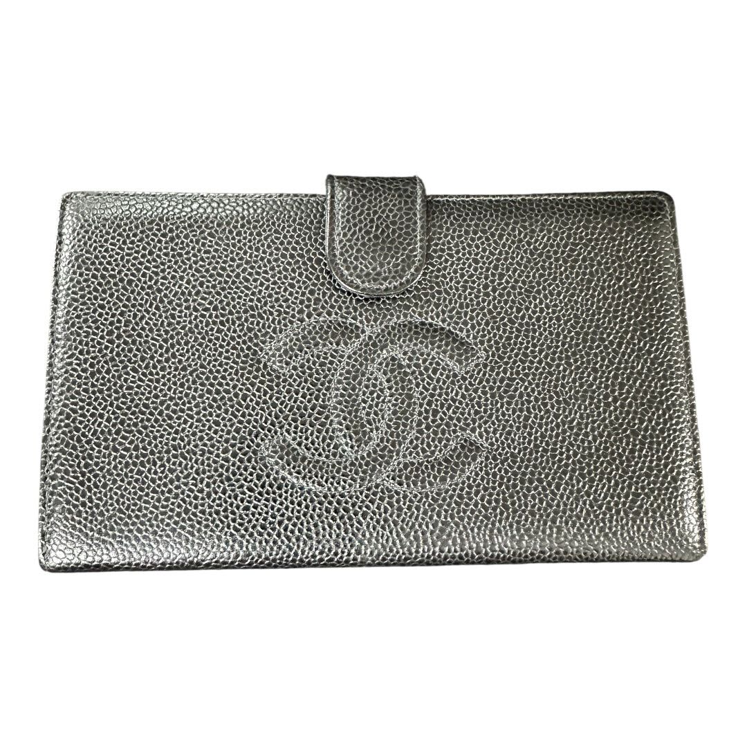 シャネル 財布 Authentic Caviar Leather CC Log