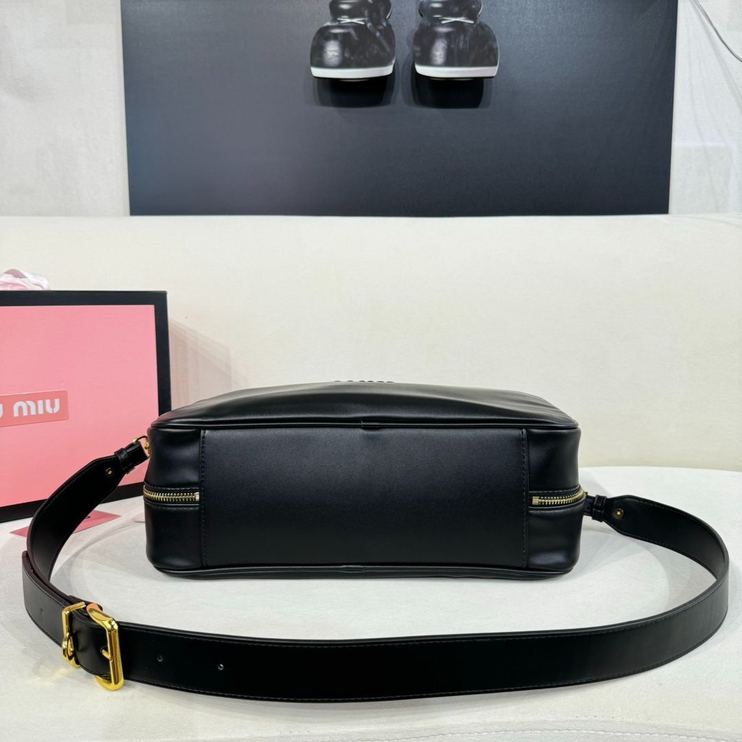 【今日特価】miumiu ミュミュ アップグレードハンドバッグ 国内送料無料！お得な価格で在庫あり！-WT0輸入