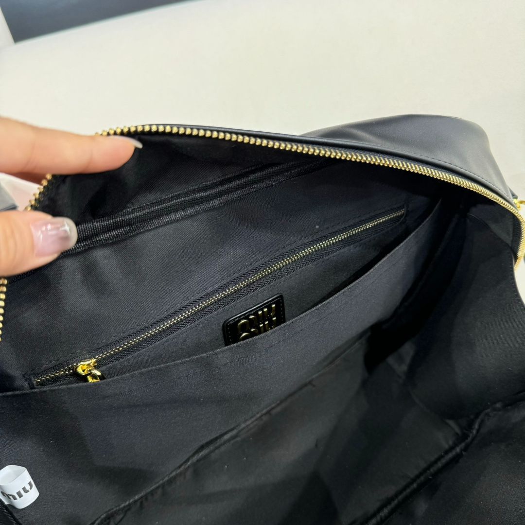 【今日特価】miumiu ミュミュ アップグレードハンドバッグ 国内送料無料！お得な価格で在庫あり！-WT0輸入
