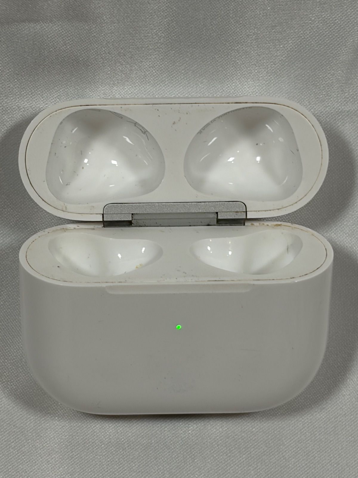 現状品①】Apple純正 AirPods 第3世代 充電ケースのみ Lightning A2566