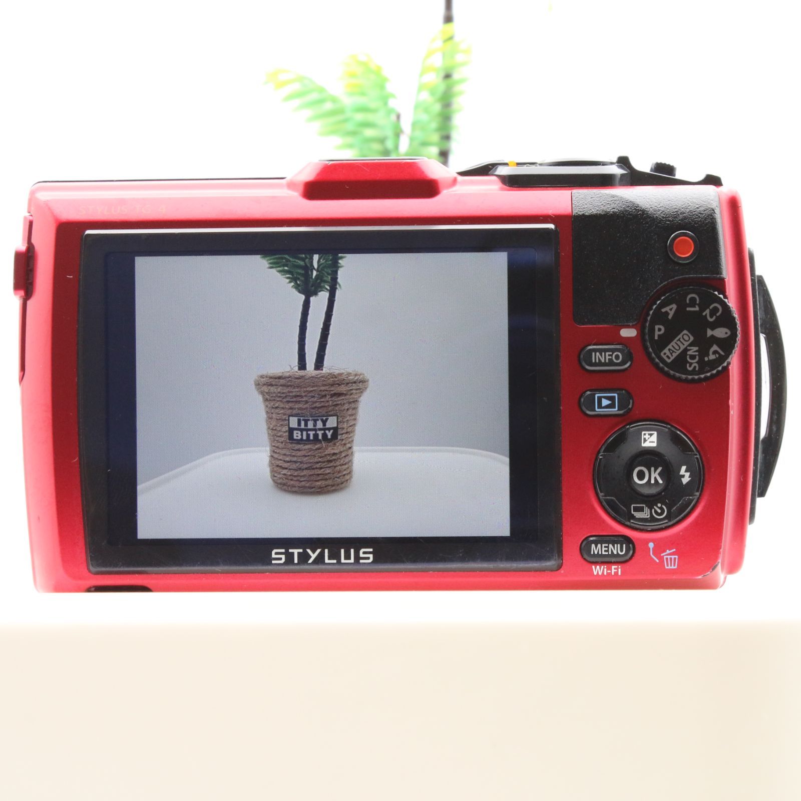 極上品】 OLYMPUS STYLUS TG-4 Tough レッド 1600万画素 F2.0 15m防水