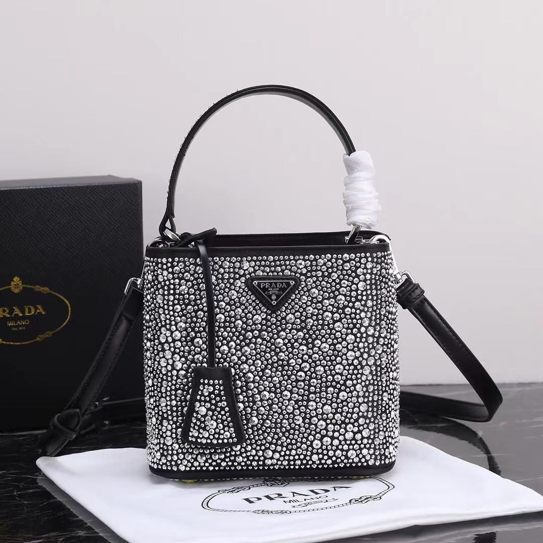 プラダ PRADA ショルダーバッグ