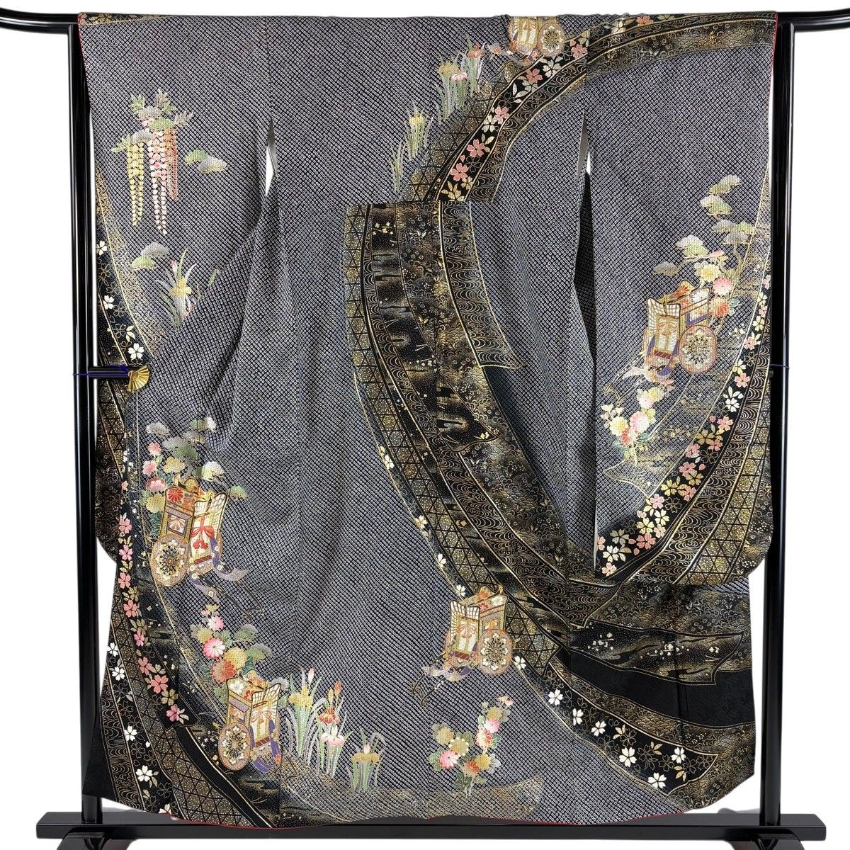 振袖 身丈155cm 裄丈65cm M 袷 御所車 草花 刺繍 金糸 黒灰 正絹 秀品 【中古】