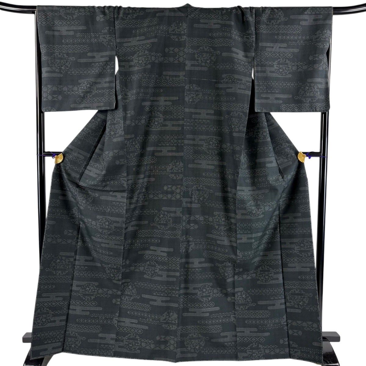 【美品】 紬 身丈168cm 裄丈69cm L 袷 ほていや 証紙 ヱ霞 亀甲絣 墨色 正絹 秀品 【中古】