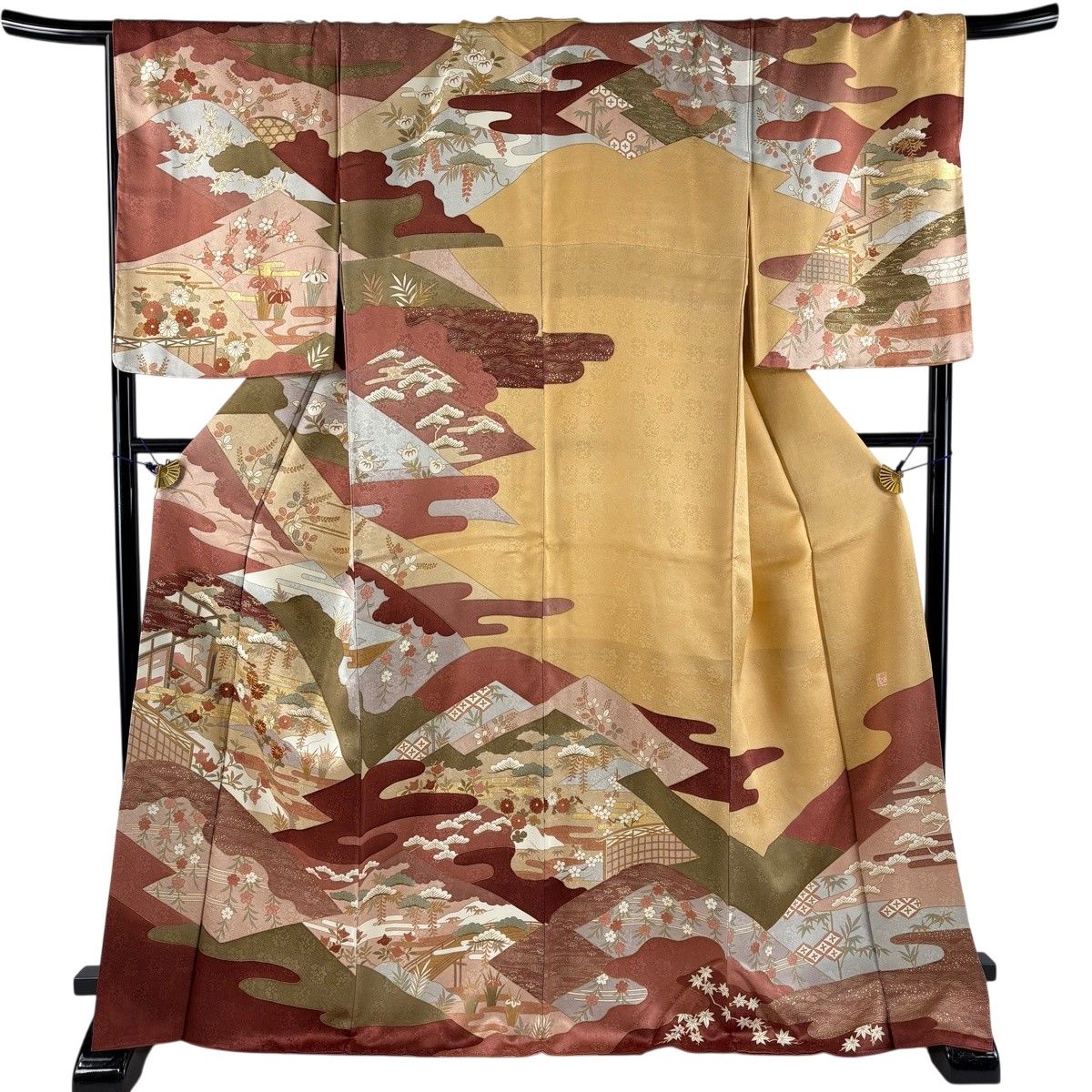 【美品】 訪問着 身丈169cm 裄丈72cm L 袷 落款 山並み 菊 金糸 金彩 赤茶 正絹 秀品 【中古】