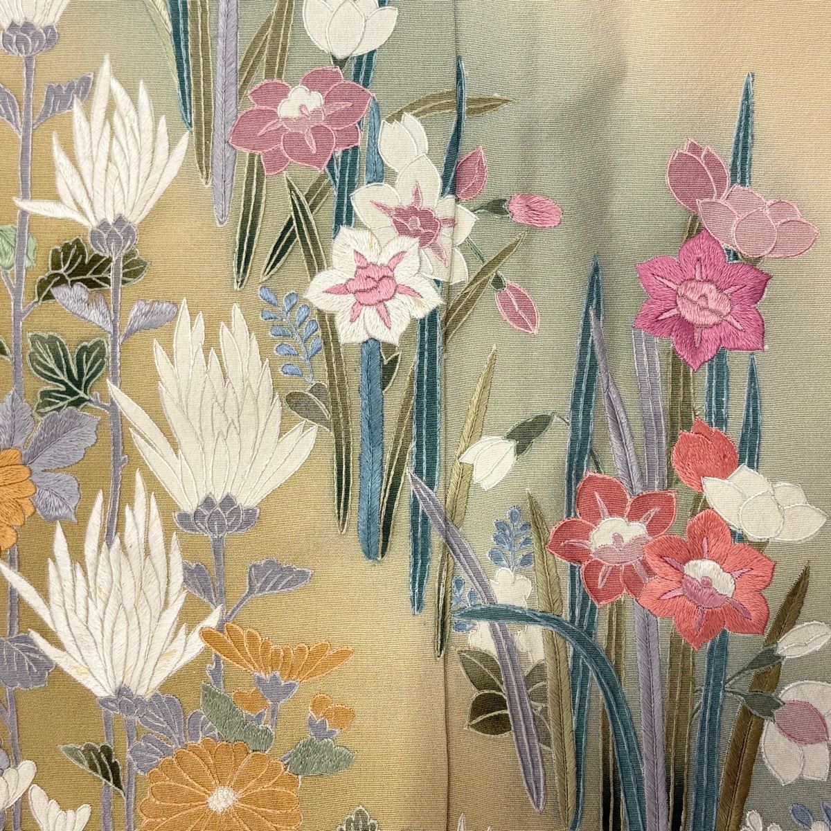 訪問着 身丈160.5cm 裄丈65cm M 袷 草花 菊 刺繍 ぼかし ベージュ 正絹