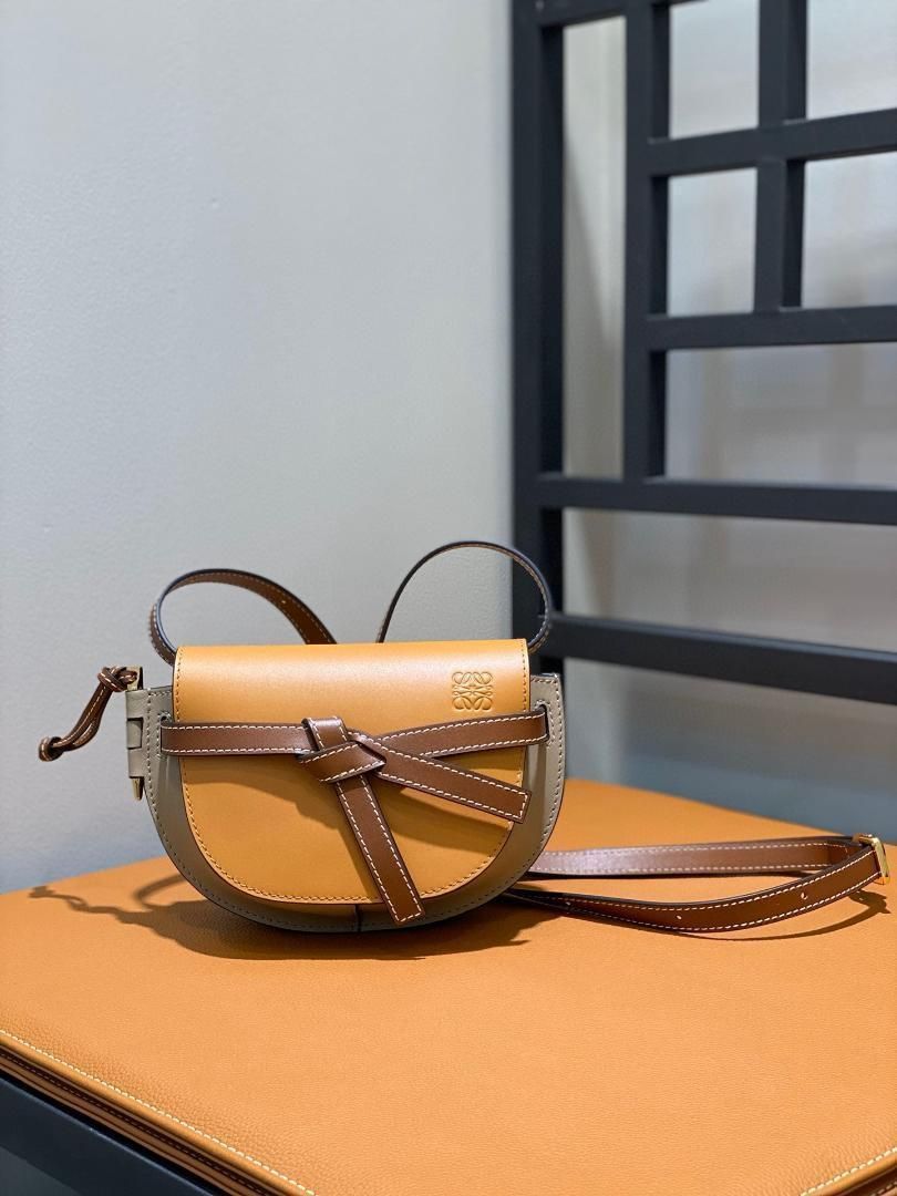 LOEWEロエベ　ショルダーバッグ パズルバッグ
