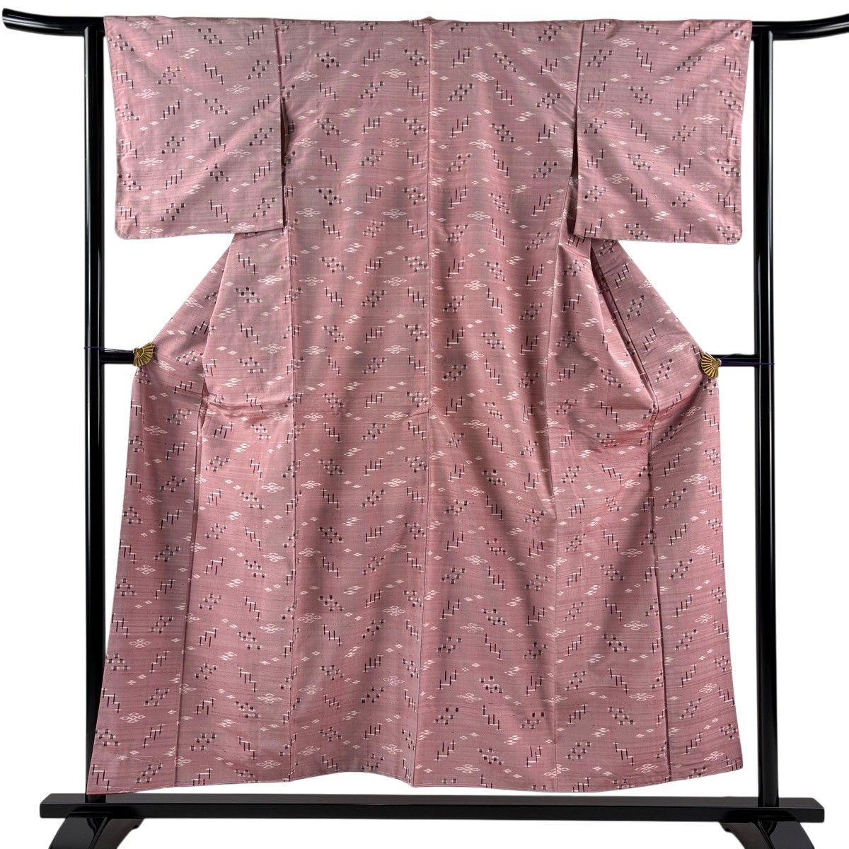 紬 身丈154cm 裄丈62cm S 袷 琉球かすり 証紙 燕 花菱 ピンク 正絹 逸品 【中古】