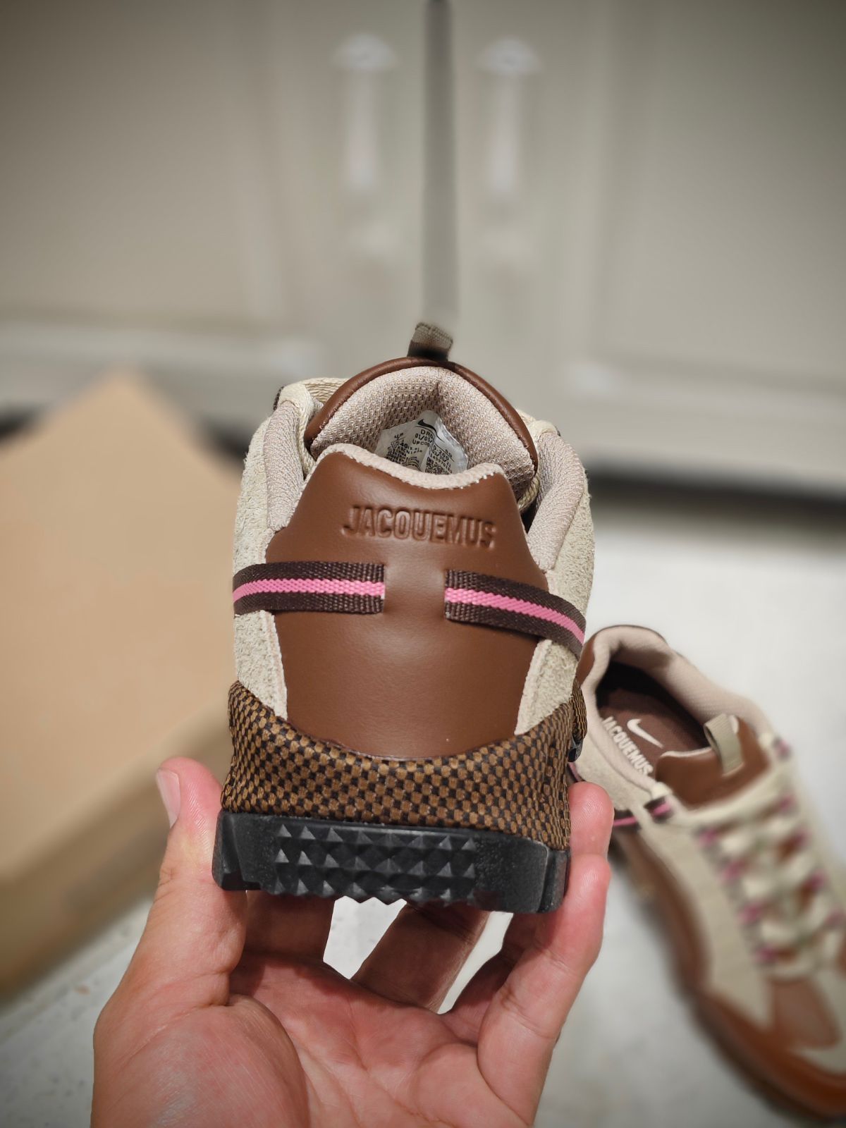 JACQUEMUS × Nike Air Humara LX - メルカリ
