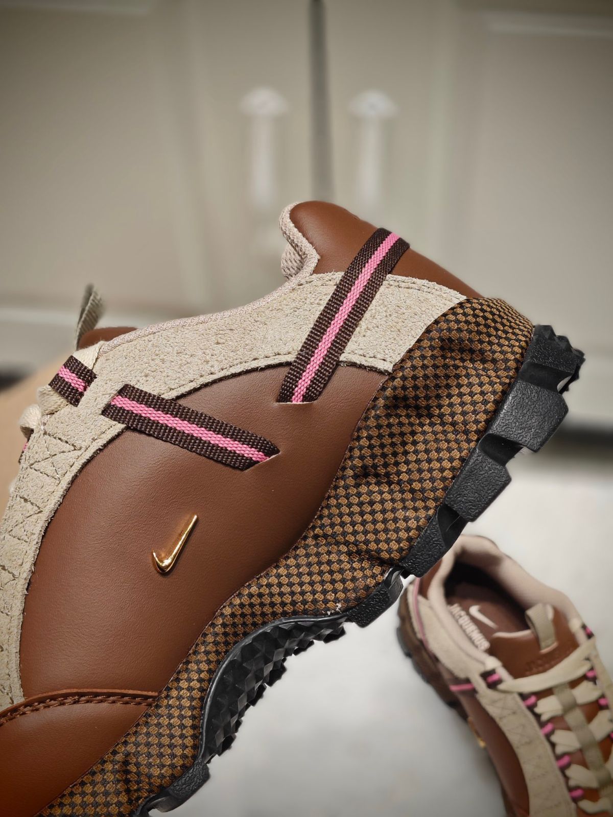 JACQUEMUS × Nike Air Humara LX - メルカリ