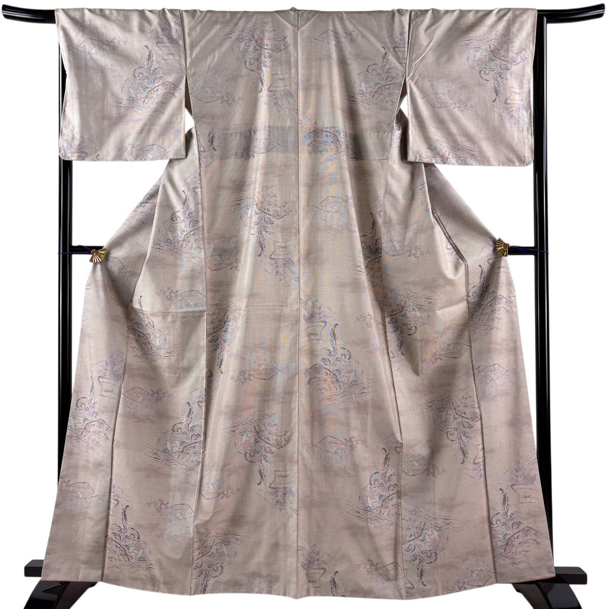 【美品】 大島紬 身丈164cm 裄丈67cm M 袷 都喜ヱ門 九谷の里 証紙 草花 絵皿 灰紫 正絹 逸品 【中古】