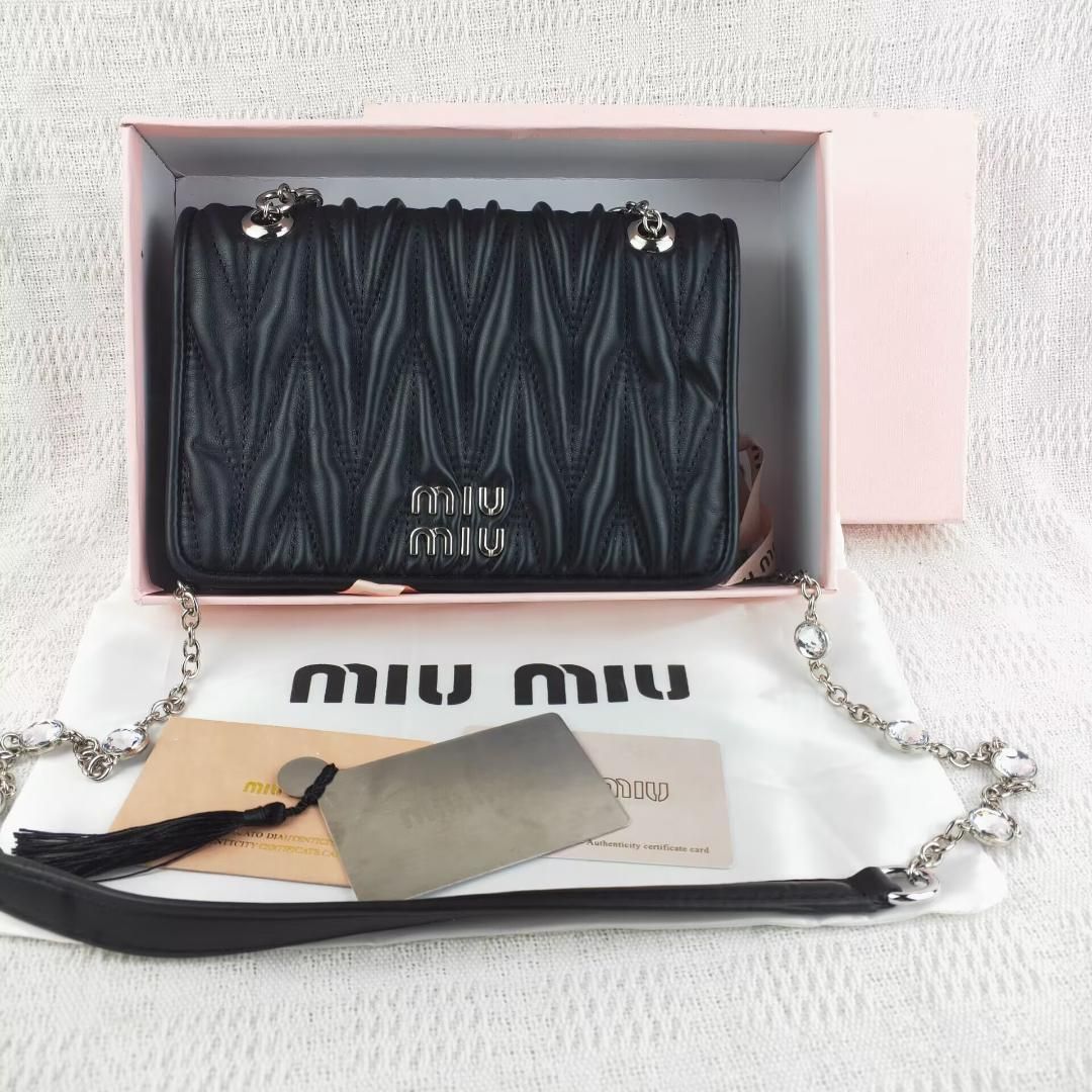 新品同様品 miumiu マテラッセ チェーンショルダーバッグ
