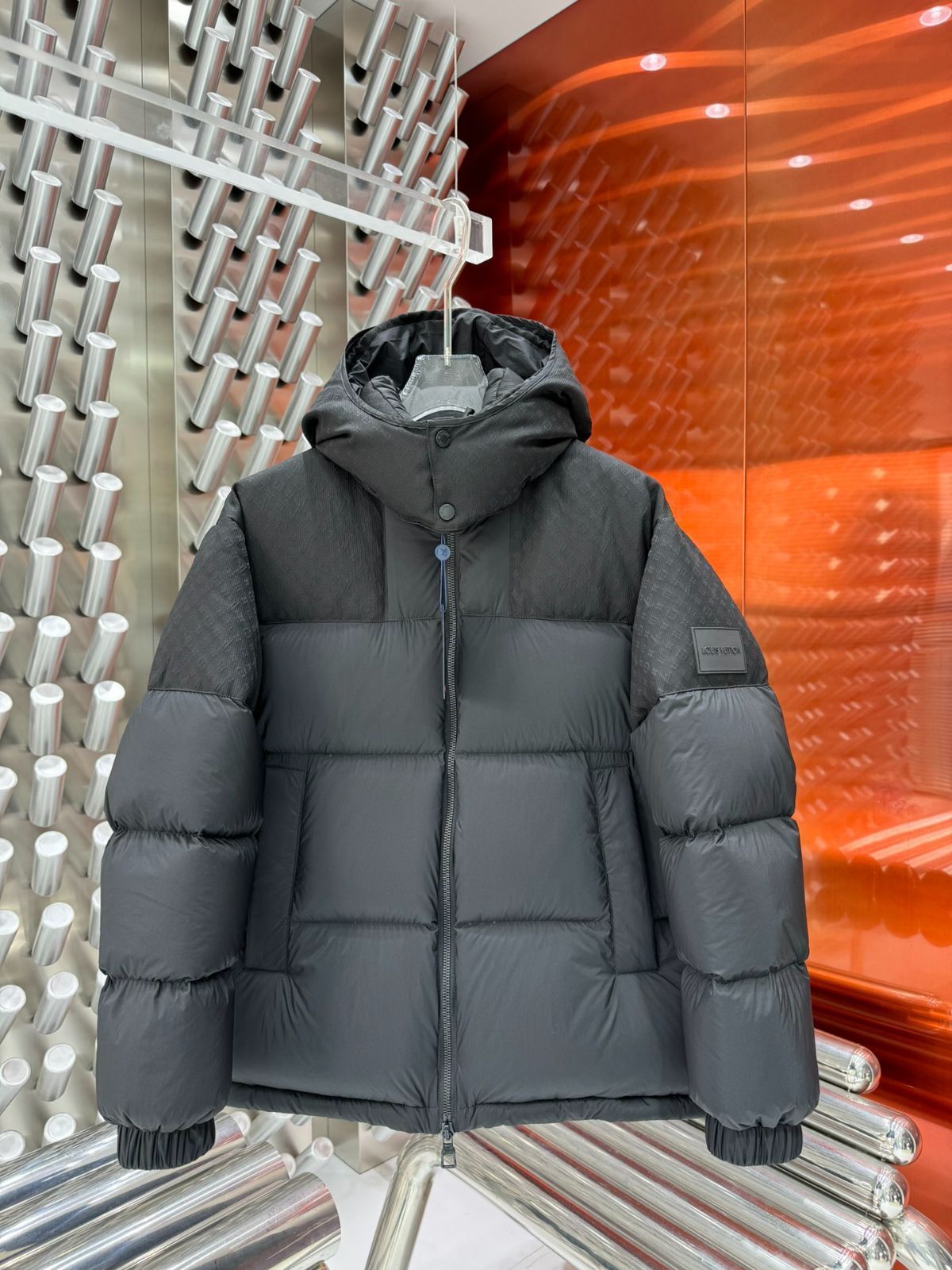 ルイヴィトン LOUIS VUITTON ダウンジャケット
