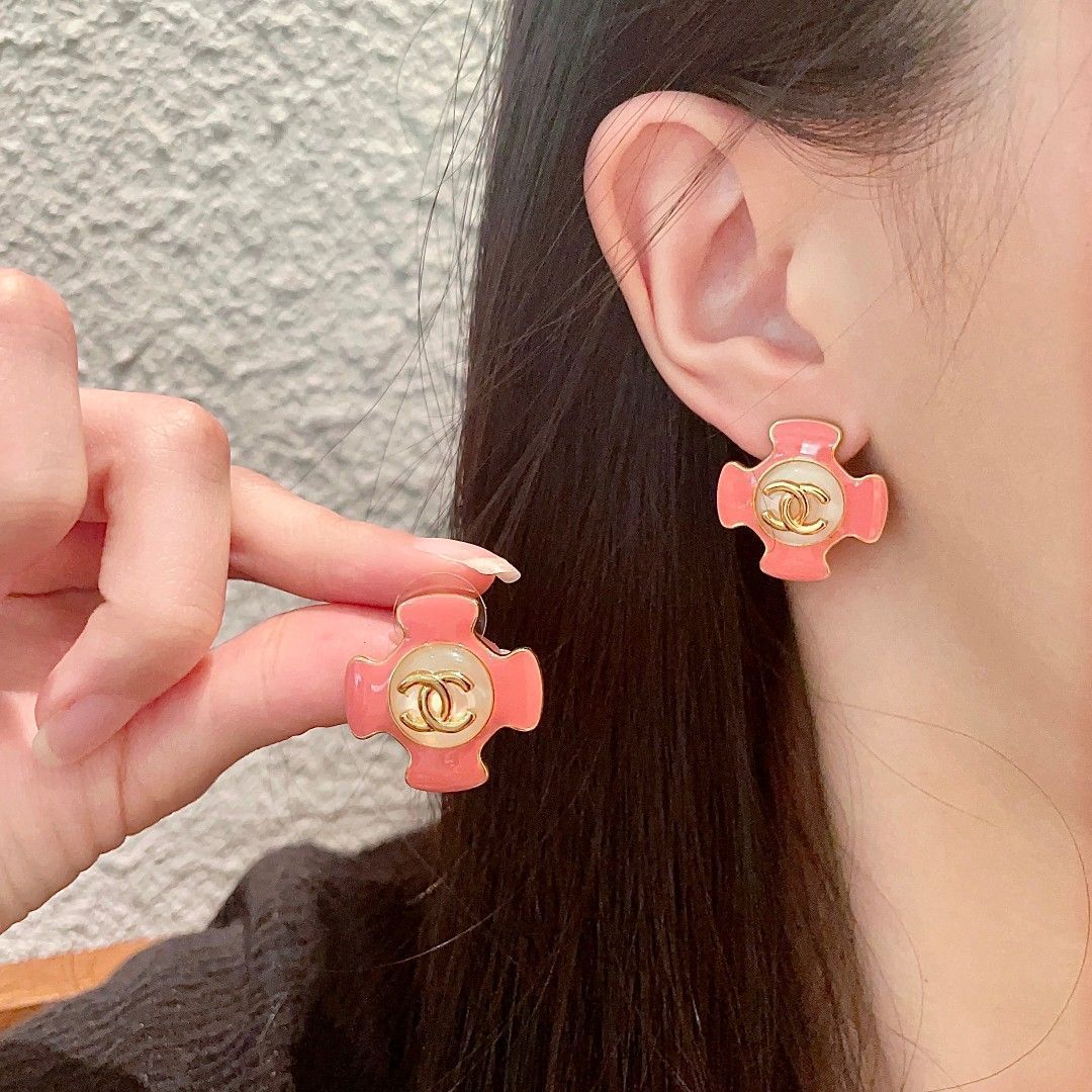 【今日特価】Chanel ヴィンテージ ダブル C ピアス 送料無料！在庫限定セール価格