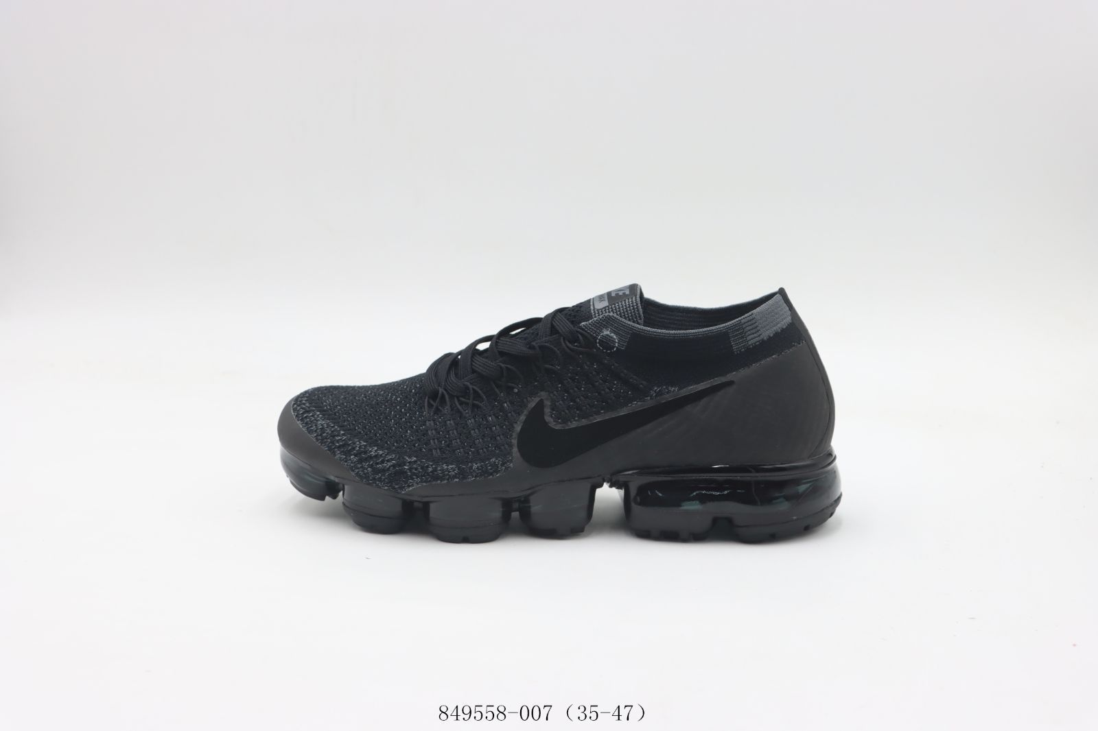 【今日特価】ナイキ（Nike）のランニングシューズ ブラック 849558-007