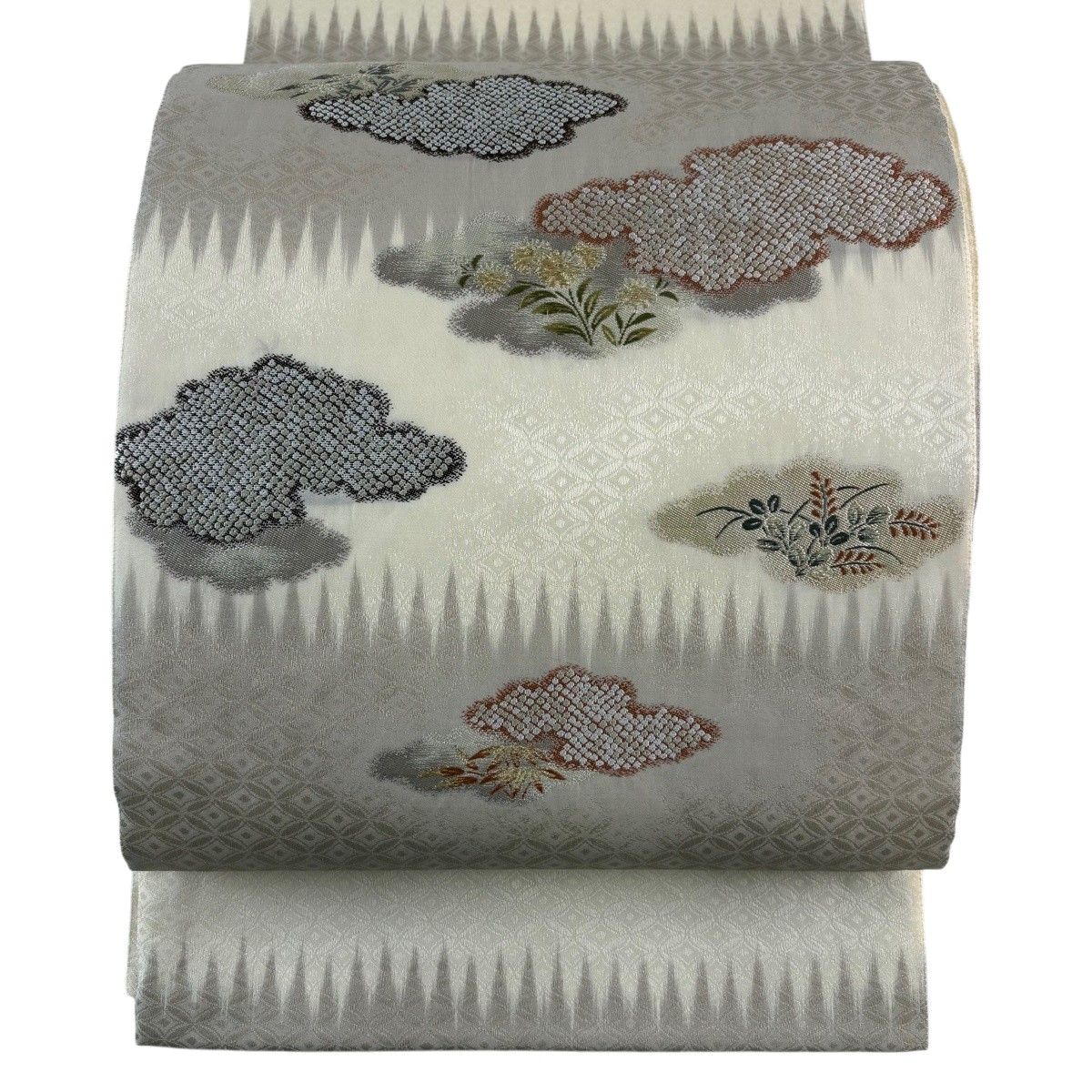 【美品】 袋帯 秀品 加納幸 落款 雲文 草花 金銀糸 クリーム お太鼓柄 正絹 【中古】