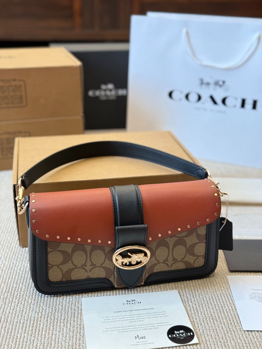 【今日特価】Coach Georgie Messenger Bag - コーチ ジョージー メッセンジャーバッグ?カラーブロック × リベットデザイン、3way 使い方が魅力的?送料無料