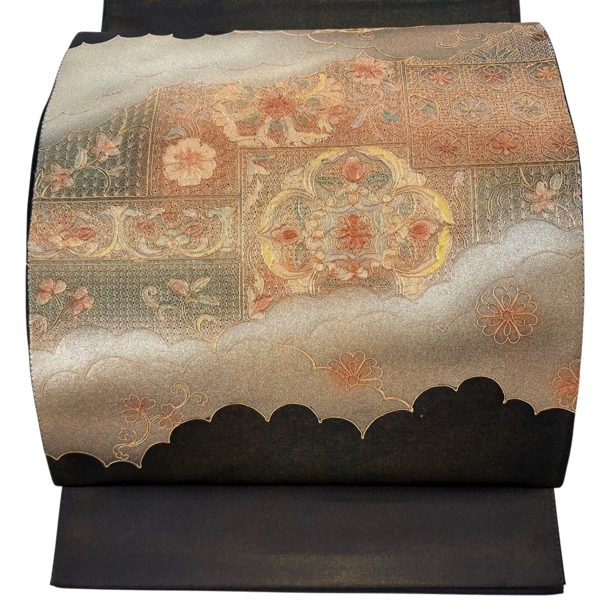 【美品】 袋帯 秀品 華文 逆さ雲取 刺繍 金彩 墨色 お太鼓柄 正絹 【中古】
