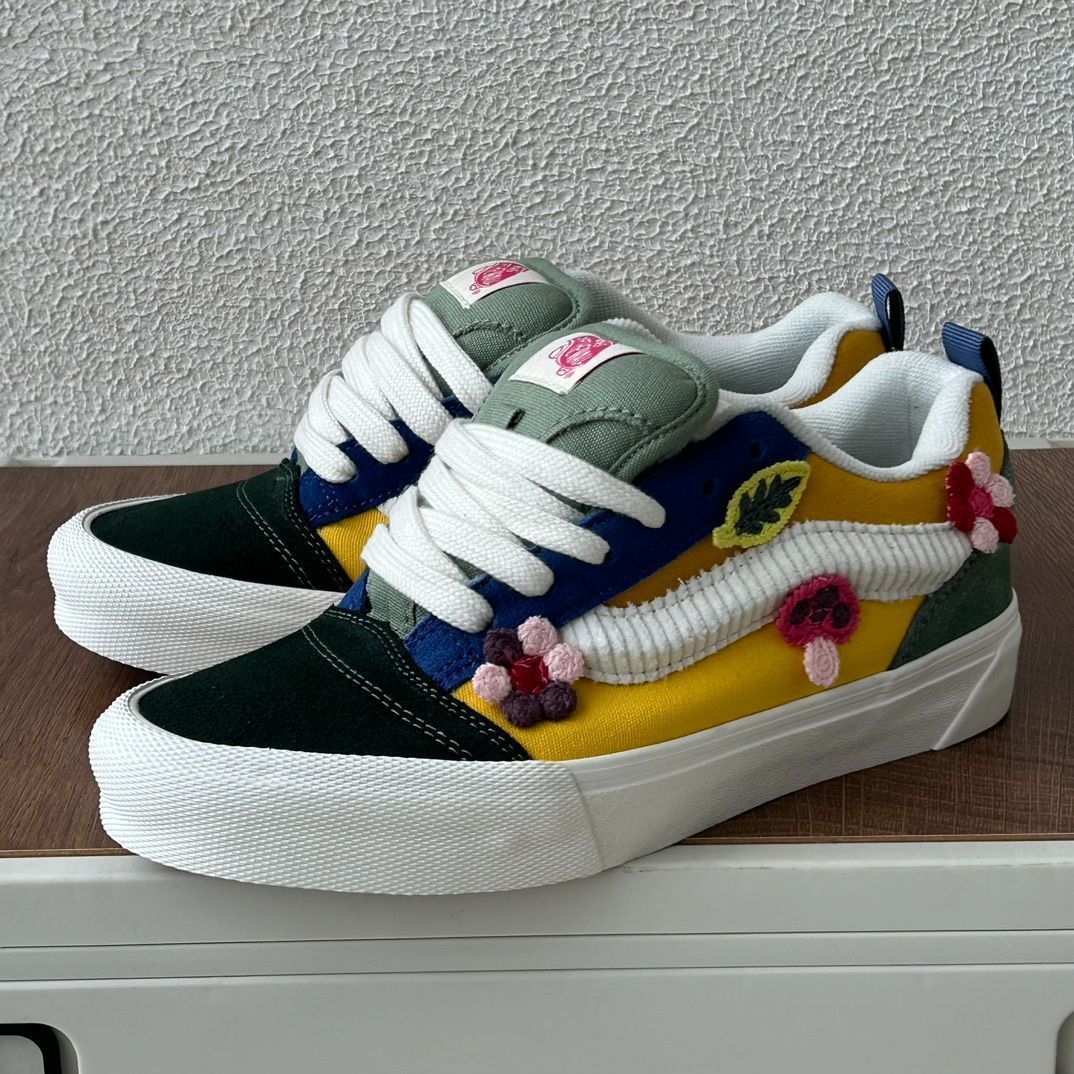 【今日特価】Vans Knu Skool グリーン 春の花柄 ふわふわパンシューズ 男女兼用 スケートシューズ ショックアブソーブ ローカット 品番：VN0009QCBMI！送料無料！在庫限定のお得な価格です！