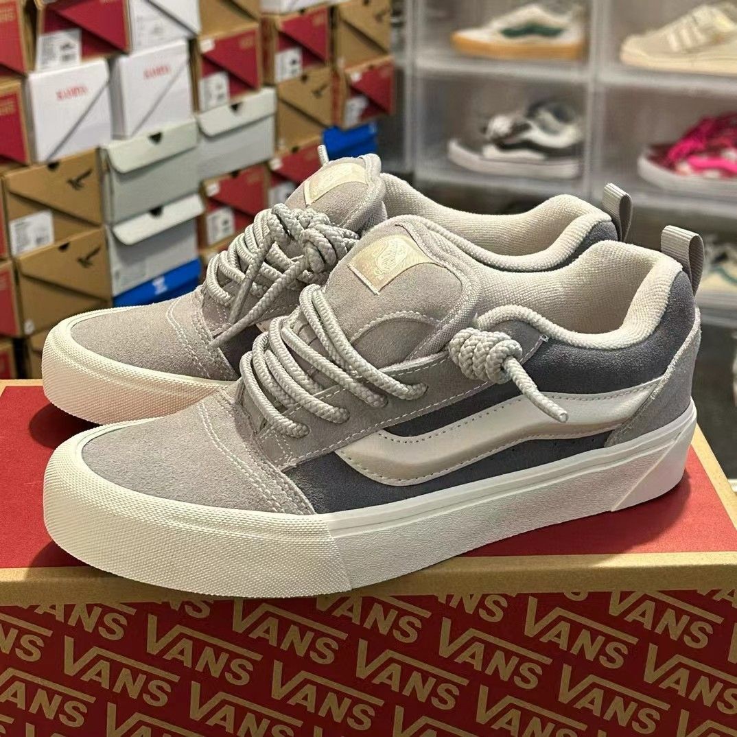 【今日特価】Vans Knu Skool スキッド防止・ショックアブソーブ ローカット スケートシューズ 男女兼用 麻紐柄 グレー & カーメル！送料無料！在庫限定のお得な価格です！