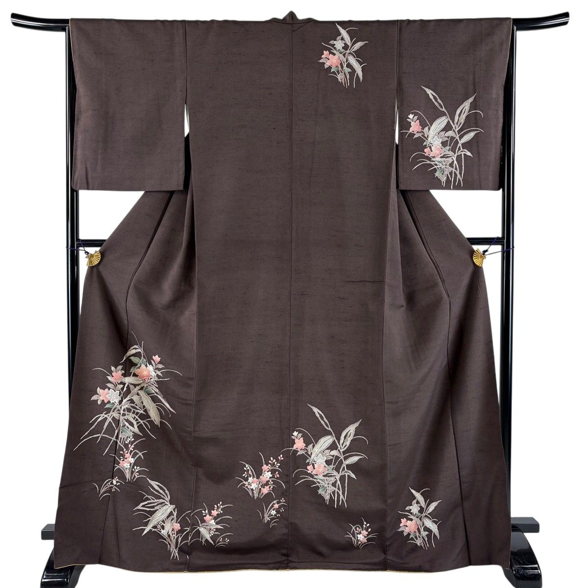 付下げ 身丈170cm 裄丈64.5cm M 袷 紬地 枝花 焦茶色 正絹 秀品 【中古 