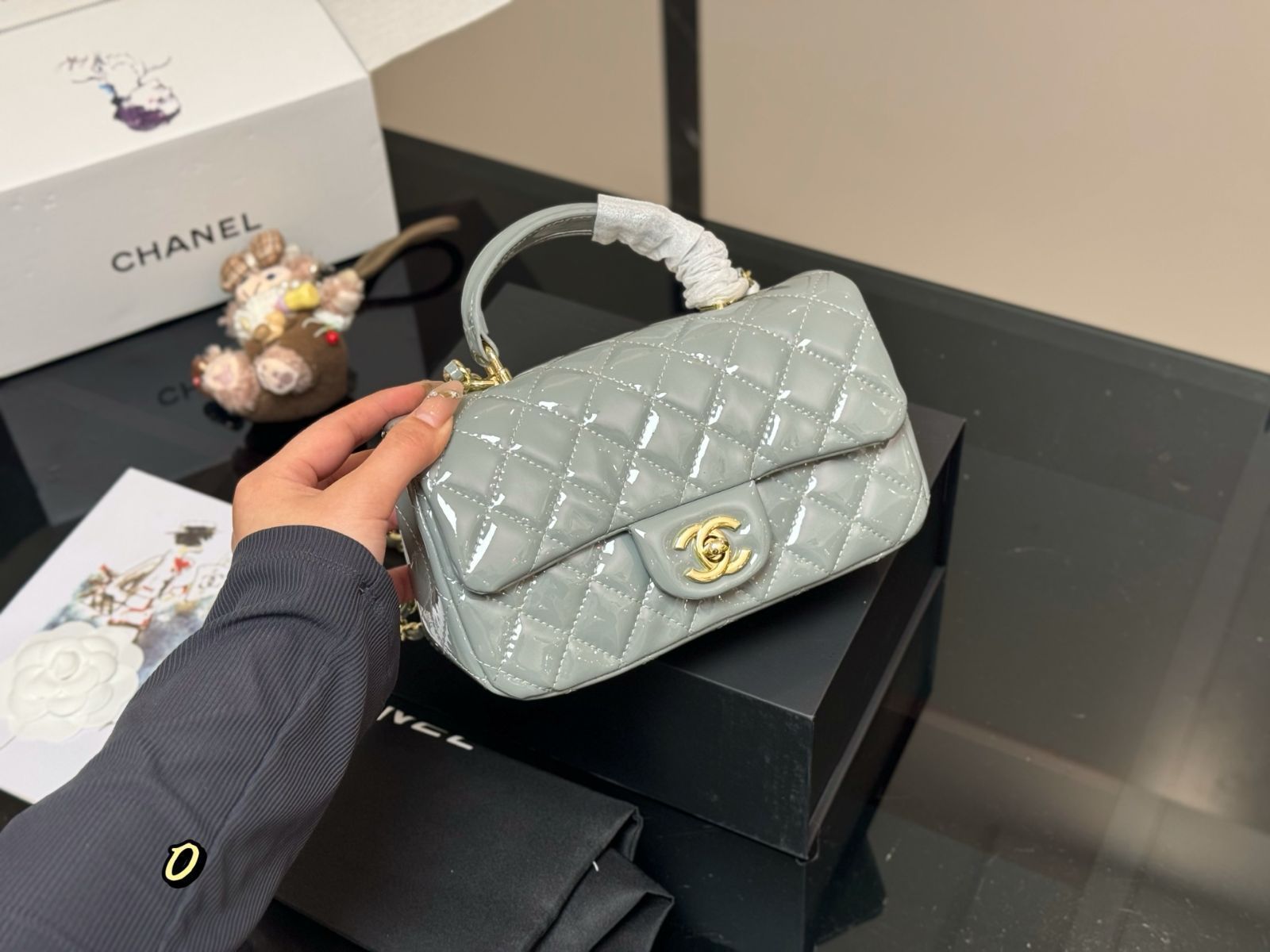 【今日特価】Chanel mini CF handle!国内送料無料!限定在庫セール価格です! 【今日特価】Chanel mini CF handle!国内送料無料!限定在庫セール価格です!