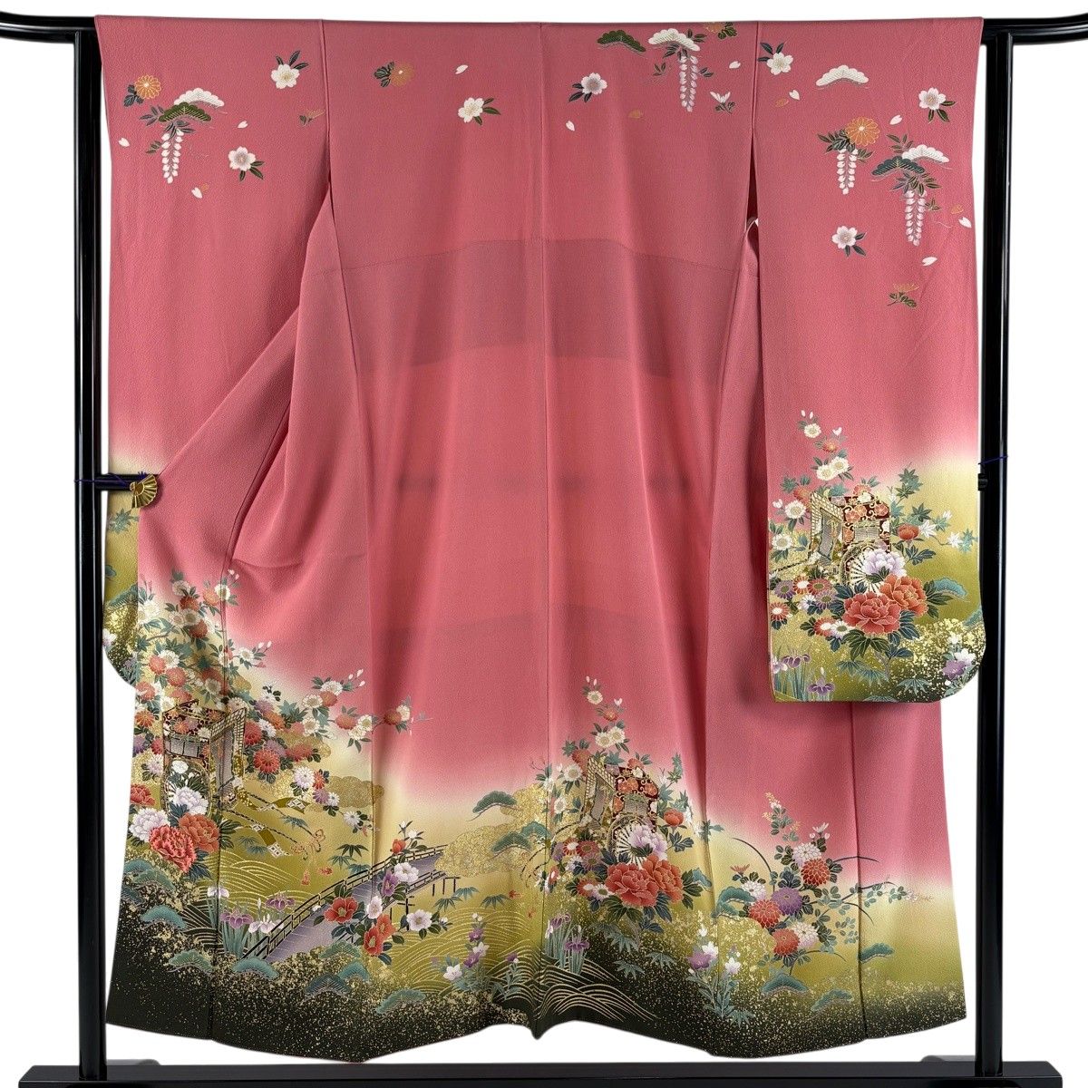 振袖 身丈150.5cm 裄丈63.5cm S 袷 御所車 草花 金糸 金彩 ピンク 正絹 秀品 【中古】