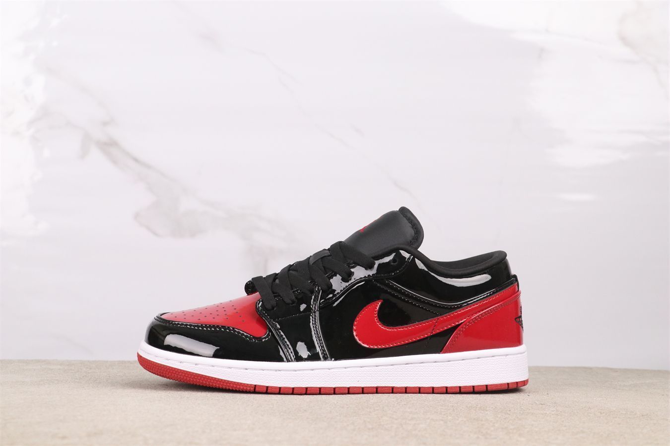 【今日特価】Air Jordan エアジョーダン aj1 エアジョーダン 1 Low 553558-063