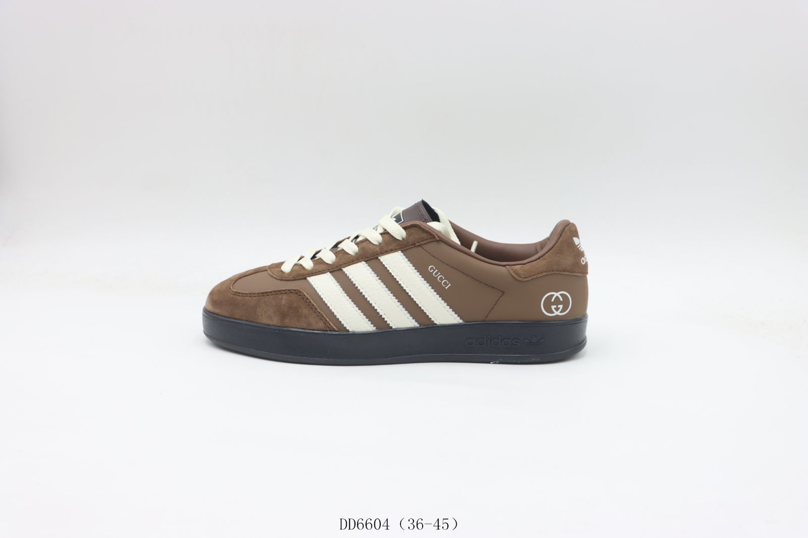 【今日特価】Adidas アディダス アディダスクローバーローカットスケートシューズ ブラウングッチ DD6604