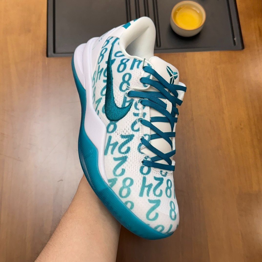 ?大特価?新品箱付 未使用 Nike Zoom Kobe 8 Protro Radiant Emerald FQ3549-101 ナイキ