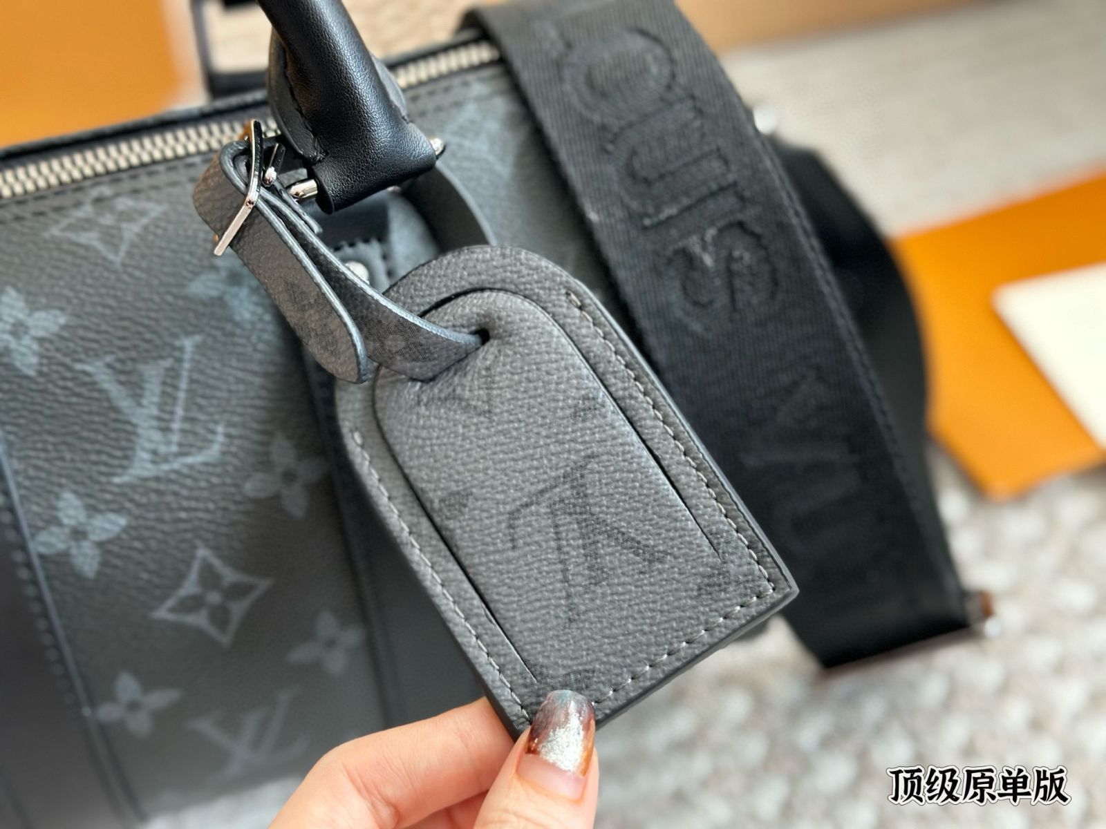 今日特価】Louis Vuitton X Nigo Keepall XS 21 Pillow Bag ルイ