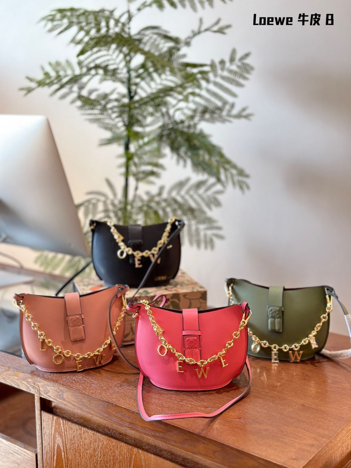 今日特価 LOEWE モルデッド バケツ バッグ 超可愛い小さなバケツバッグ