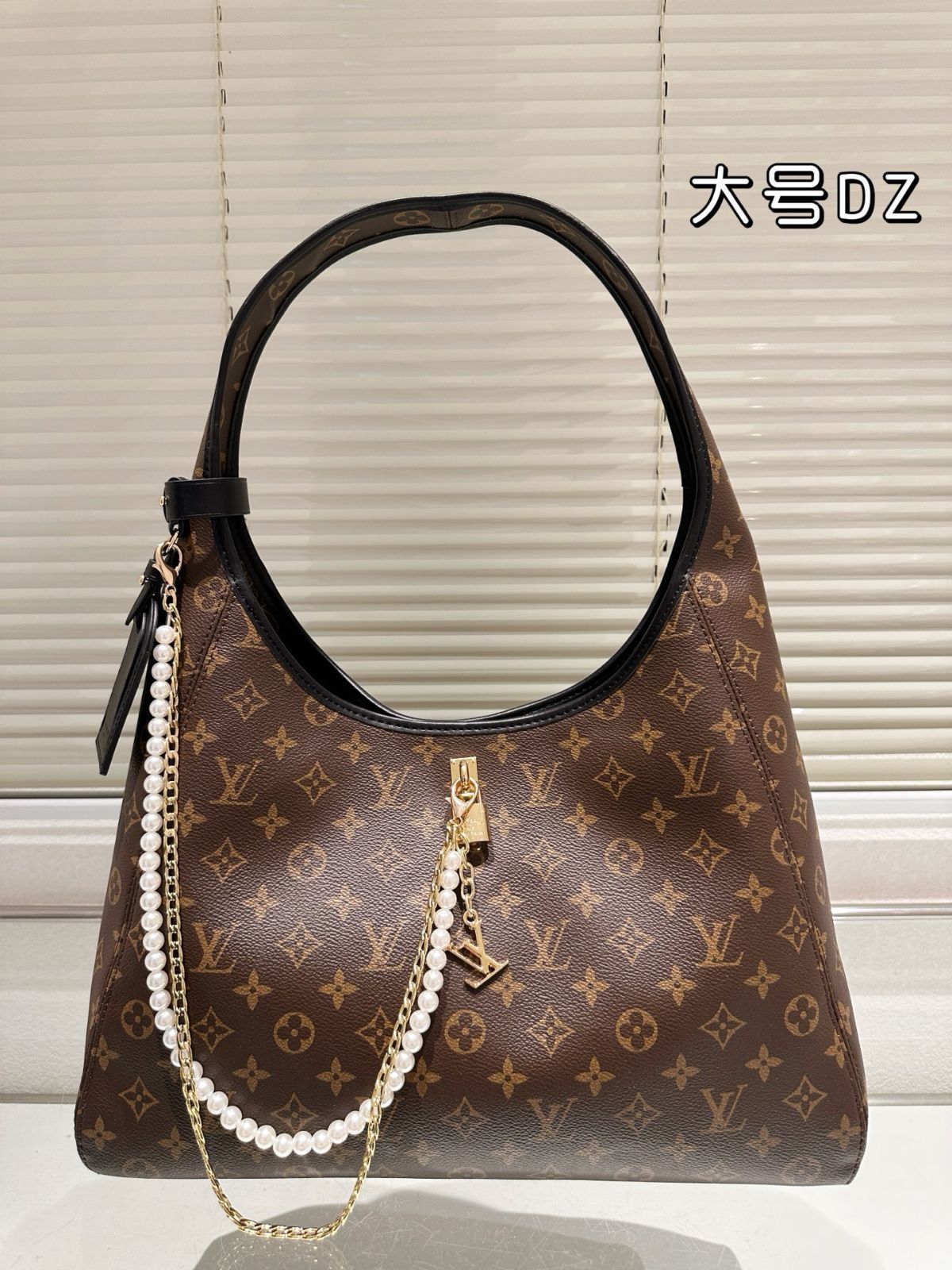 【今日特価】The Drop LV Retro Handbag ザ・ドロップ LV レトロハンドバッグ