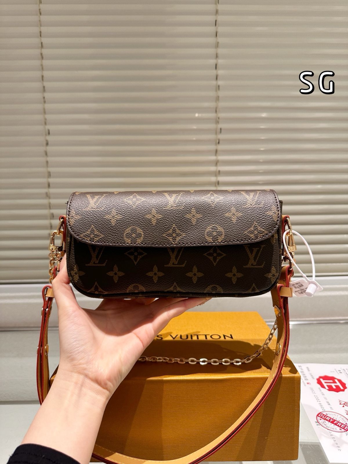 【今日特価】Louis Vuitton WALLET ON CHAIN IVY Armpit Bag ルイ・ヴィトン ウォレット オン チェーン イヴィ アンダーアームバッグ