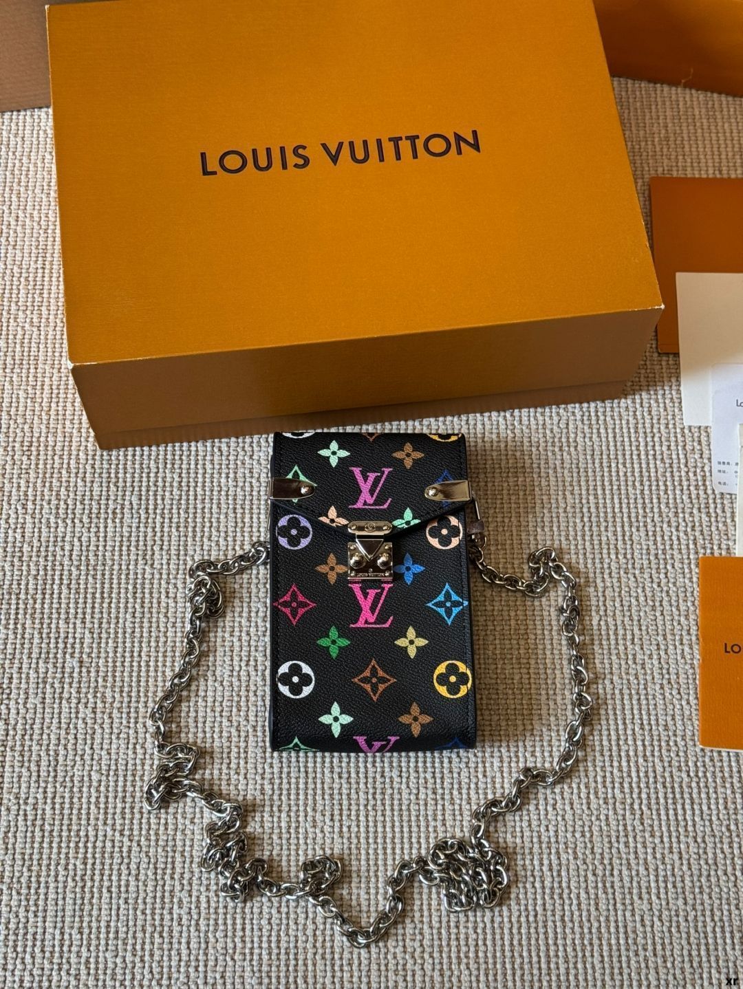 【今日特価】Louis Vuitton Vertical Zippy Wallet 縦型モバイルバッグ