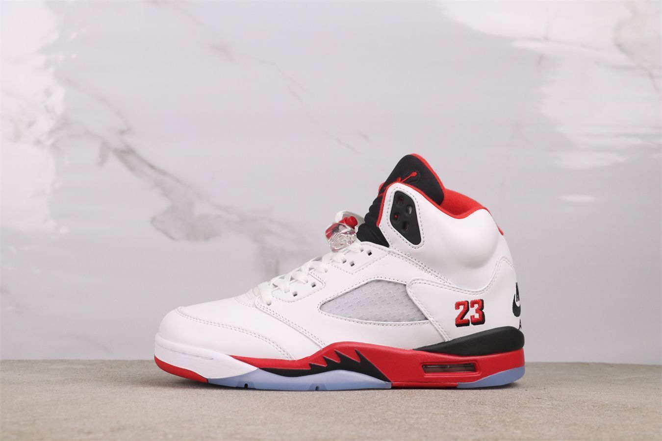 【今日特価】Air Jordan エア ジョーダン AJ5 HQ7978-101 ホワイトレッド